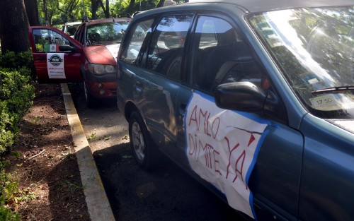 Dos caravanas del Frente Anti-AMLO partieron de dos puntos de la ciudad de Xalapa mostrando su rechazo a la administración del presidente Andrés Manuel López Obrador; la primera desde  Avenida Ruiz Cortines  y la segunda desde la Central de Abasto,  para llegar al centro de la ciudad. 
