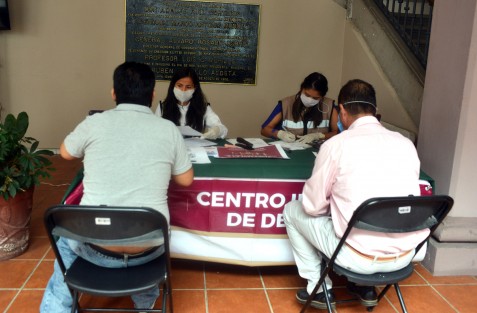 Manuel Huerta Ladrón de Guevara, delegado de Programas Prioritarios para el Estado de Veracruz, y funcionarios municipales, presentaron uno de los módulos donde se reciben peticiones para el presidente Andrés Manuel López Obrador, quien este lunes encabezará reunión de seguridad en la Capital.  