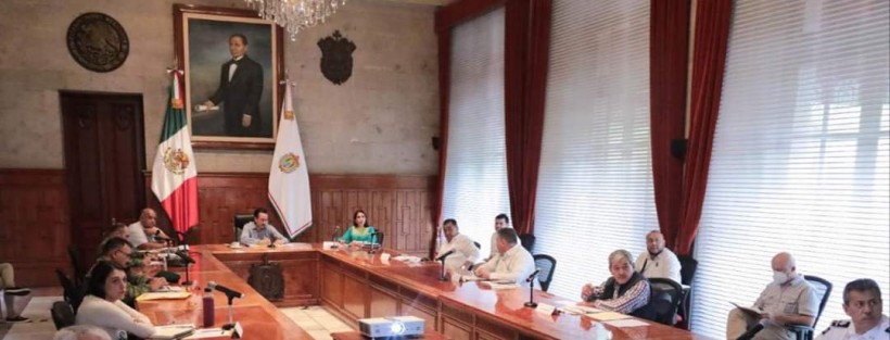 El Goberdor de Veracruz, Cuitláhuac García, presidió la Mesa para Construcción de la Paz, para recibir el reporte final de las acciones que coordinó Protección Civil de los tres órdenes de gobierno y CONAGUA, así como el apoyo recibido por fuerzas federales para atender el desborde del río en Agua Dulce.  