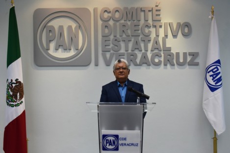 El Presidente del Comité Directivo Estatal del PAN en Veracruz, Joaquín Guzmán Avilés, presentó un decálogo de propuestas para que Veracruz logre salir de la crisis sanitaria en la que se encuentra, priorizando una estrategia de salud adecuada que vaya de la mano con la reactivación económica. 