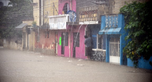 Con la lluvia de esta tarde, con la pandemia de Coronavirus y el temblor de aye,r las familias del lugar se encontraban muy temerosas de que pasara una desgracia, por fortuna no fue así y sólo hubo daños materiales y un gran susto.  