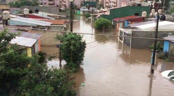 Datos de meteorología de la SPC indican que en la zona de Plaza Crystal fue donde mayor cantidad de lluvia cayó esta tarde, con 122 mm (122 litros por metro cuadrado).  