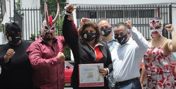 Entre los priistas que acudieron  este jueves a la sede estatal del PRI está Norma Pricila Baitista Paredes, quien viene respaldada por la CNC y una larga militancia en el PRI.