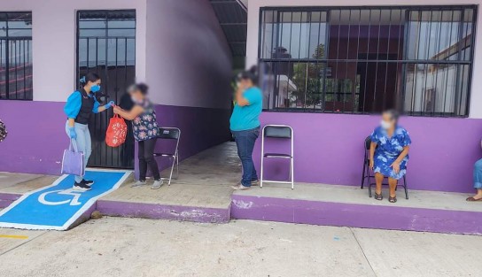 Rigoberto Suarez
	
Adjuntos25 jun. 2020 23:45 (hace 11 horas)
	
para mí, beto
El Comedor Comunitario instalado del DIF Municipal Teocelo, continúa brindando apoyo alimentario a las familias Teocelanas, gracias al trabajo conjunto ente la  Presidenta del DIF Mara Chama Villa y el H. Ayuntamiento que preside el Alcalde Mario Chama Díaz. 