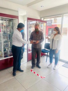 El Sistema Municipal DIF  Teocelo que preside Mara Chama Villa, realizó visita a la Óptica Madrid en la Ciudad de Xalapa, para gestionar y continuar con los apoyos de lentes a bajo costo para adultos mayores.