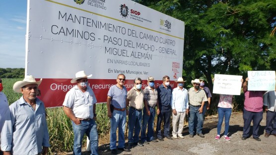 Así mismo, los productores cañeros exigen al titular de la SIOP, Elio Hernández Gutiérrez, que ya termine el tramo carretero Paso Grande- Cuatro Caminos, de una longitud de 5 kilómetros el cual fueron a anunciar, pero nada han hecho. 
