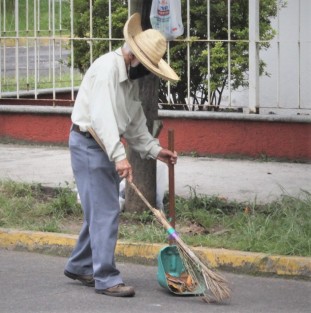 Asumiendo la protección, a diferencia de muchos jóvenes incrédulos o irresponsables. 