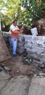 Personal de Servicios Generales del Ayuntamiento trabajaron en apoyo a los vecinos del camino a Santa Rosa, en donde se realiza la construcción y adecuación de muros de contención. 