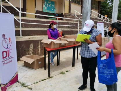 Con la finalidad de garantizar a niñas y niños teocelanos  una alimentación saludable y nutritiva, el Sistema DIF Municipal Teocelo, que preside Mara Chama Villa y su equipo, entregaron desayunos fríos, gracias al apoyo del DIF Estatal que dirige la Lic. Rebeca Quintanar Barceló  y al Gobierno del Estado de Veracruz que encabeza el Ing. Cuitláhuac García Jiménez