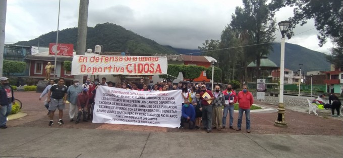 Con 6 partidos de futbol varonil y femenil, este sábado se realizó una protesta en este municipio, esto debido a que se oponen a que en los campos deportivos CIDOSA se construya una Universidad del Bienestar. 