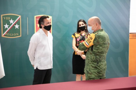 La Fiscal General del Estado, Verónica Hernández Giadáns participó en la Mesa Interestatal de Coordinación para la Construcción de Paz y Seguridad Veracruz-Oaxaca, la cual fue presidida por los gobernadores Cuitláhuac García Jiménez y Alejandro Murat Hinojosa. 