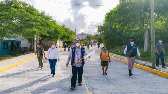 Vecinos agradecieron a los ediles por las acciones emprendidas en la colonia Rocco y reiteraron que por más de 35 años habían solicitado la obra y fue en la presente administración que se atendieron sus peticiones.   