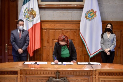 El mandatario estatal recordó que desde la llegada de la nueva administración del IPE, su directora general, Daniela Guadalupe Griego Ceballos, se ha empeñado en recuperar más de 688 millones de pesos, a través de 36 convenios que favorecen al personal de dependencias y órganos autónomos que tenían un pasivo con el Instituto.