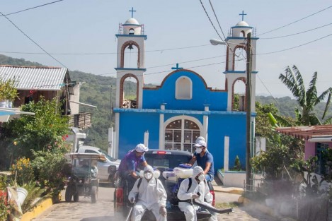 Se exhorta a no bajar la guardia,  usar de manera obligatoria el cubrebocas, guardar la sana distancia y evitar salir de sus hogares si no es necesario. El día de hoy se continuará el saneamiento en las Comunidades de Baxtla, Texín, Monte Blanco, Independencia y Santa Rosa.