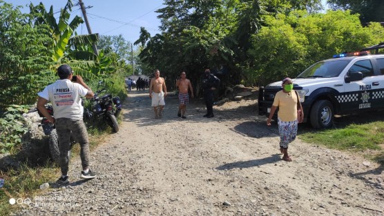 Un descuido por parte de trabajadores de PEMEX ocasionó una fuerte explosión, que cimbró varias viviendas y dejó a varias personas lesionadas entre ellas a una menor de solo ocho años de edad,poza en la colonia La Varita de la ciudad de Poza Rica, Ver.