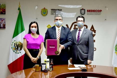  El Gobierno del Estado, a través de la Secretaría de Desarrollo Económico y Portuario (SEDECOP), se suma al programa Sonríe México, para promover la comercialización de productos regionales a nivel nacional en la plataforma digital https://sonriemexico.com/. 