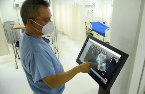 La Secretaría de Salud (SS) equipó las áreas de imagenología de 17 hospitales del estado, a fin de fortalecer la Atención Médica y la economía familiar en las unidades hospitalarias, ofreciendo en menor tiempo un diagnóstico completo de pruebas radiológicas. 