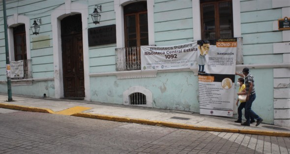 Con medidas de prevención, al menos en papel, trabajan comercios en el Centro de Xalapa. Los comerciantes haciendo su parte, la otra corresponde a los clientes.   