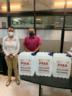 El Gobierno del Estado, a través de la Procuraduría Estatal de Protección al Medio Ambiente (PMA), distribuyó en este municipio solución antibacterial en el marco de las estrategias de colaboración para prevenir contagios COVID-19.
