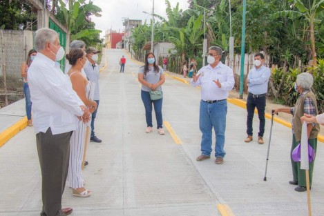 Vecinos de la calle externaron su agradecimiento a los ediles por dar respuesta a sus peticiones y recibir estos beneficios en tan poco tiempo, ya que  llevaban 12 años solicitando la pavimentación y la ampliación de líneas la electricidad, lo cual hoy es una realidad. 