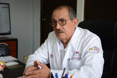 el director de Salud Pública de los Servicios de Salud de Veracruz (SESVER), Salvador Argimiro Beristain Hernández, recalcó que la aplicación se hará a todos los infantes que quedaron pendientes, pero sin desatender a los neonatos de ese momento. 