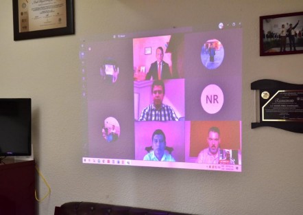 La Secretaría de Educación de Veracruz (SEV), a través de la Subsecretaría de Desarrollo Educativo, organizó el seminario web <em>Estrategias para el diseño de experiencias virtuales en el contexto veracruzano</em>, a cargo de Alberto Ramírez Martinell, a fin de promover habilidades digitales para la docencia no presencial en tiempos de COVID 19.