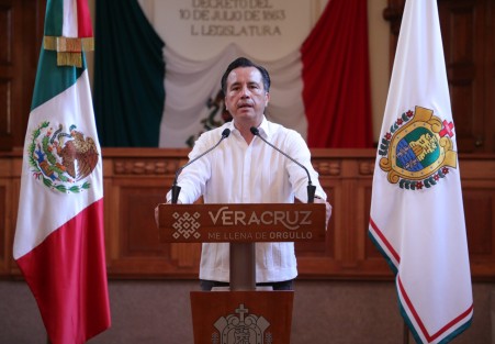 Con recursos del Fondo de Estabilización de los Ingresos de las Entidades Federativas (FEIEF), la Secretaría de Finanzas y Planeación (SEFIPLAN) dispersará a los municipios 169 millones de pesos correspondientes al mes de julio, para apoyarlos ante la emergencia sanitaria, informó el gobernador Cuitláhuac García Jiménez. 
