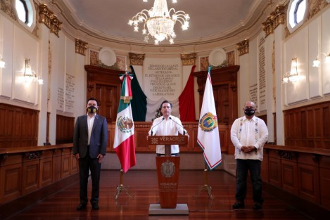 Aunado a ello, el mandatario anunció que derivado de las gestiones ante la Secretaría de Hacienda y Crédito Público (SHCP), el titular de la SEFIPLAN, José Luis Lima Franco, y sus homólogos en los estados, adecuaron las reglas de operación del FEIEF y los montos a compensar, lo que permitirá a los ayuntamientos disponer mensualmente del Fondo, ya no trimestralmente. 