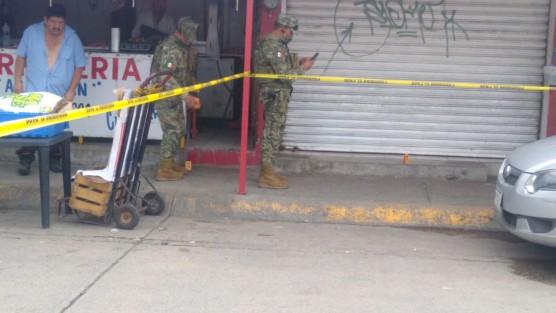 Un hombre carnicero fue asesinado a balazos, durante la mañana de este jueves 13 de agosto, cuando se encontraba en su negocio ubicado en el fraccionamiento Ciudad Olmeca en el Puerto de Coatzacoalcos. 