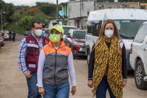 El día de hoy el Municipio de Teocelo recibió la  visita de la Lic. Rebeca Quintanar Barceló, Directora del DIF Estatal Veracruz, para llevar a cabo la entrega de Apoyos a Población en Condiciones de Emergencia, en la Comunidad de Texin.  