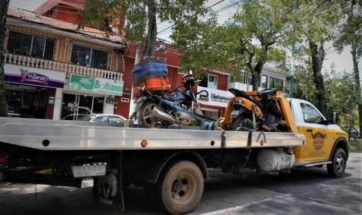 No importa la pandemia, los operativos de tránsito siguen.  A ver si sin moto ya se Quedan en Casa. 