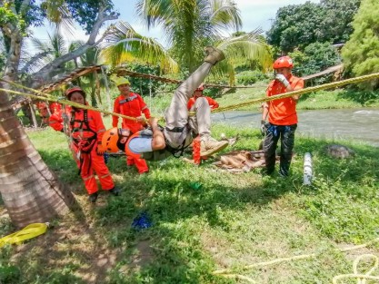 Con el objetivo de fortalecer la profesionalización en materia de búsqueda, rescate, atención pre hospitalaria en áreas agrestes, además de la prevención y control del fuego, Protección Civil Teocelo participó en el Primer Encuentro Estatal de Capacitación, coordinado por el  Escuadrón Nacional de Rescate en el Municipio de Actopan, Veracruz.  