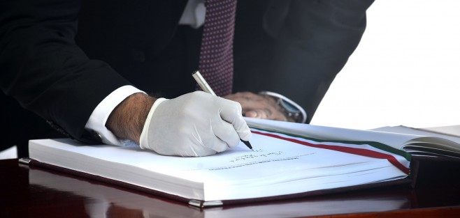 José Luis Lima Franco, titular de la Secretaría de Finanzas, encabezó la Guardia de Honor ante el monumento a Miguel Hidalgo.  