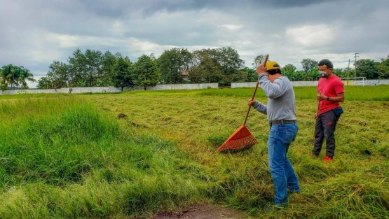 El mantenimiento y mejora del campo deportivo no implica el uso del mismo mientras las condiciones sanitarias no sean favorables para la práctica del deporte y se pueda generar aglomeración de personas, lo cual será una responsabilidad de vigilancia y sanción por parte de la Liga de Futbol y responsabilidad administrativa del Ayuntamiento.para quien lleve a cabo reuniones recreativas y práctica del deporte mientras la emergencia sanitaria continúe. 