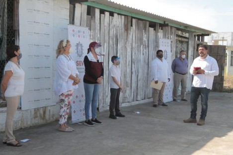 Mediante una inversión Federal y Estatal de 3 millones 124 mil 157 pesos, el Instituto de Espacios Educativos (IEEV) inició la construcción de la primaria <em>Juan Nicolás Callejas Arroyo</em>, en la colonia Palma Real del puerto de Veracruz.