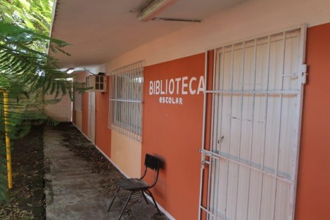 El titular de la Secretaría de Educación de Veracruz (SEV), Zenyazen Escobar García, informó de la rehabilitación en la primaria <em>Antonio Caso</em> de la colonia Buenavista Infonavit, donde fueron intervenidos edificios y sanitarios por un millón 442 mil 306 pesos, en beneficio de 476 alumnos (as). 