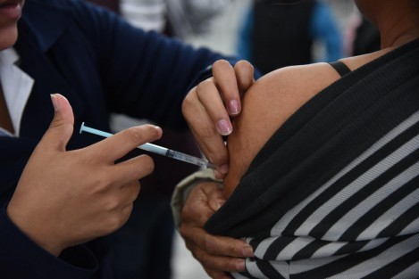 Ante la proximidad de la temporada invernal 2020-2021, la Secretaría de Salud (SS) aplicará en todo el estado 828 mil 749 dosis contra la influenza estacional; la campaña iniciará en octubre y finalizará en marzo del siguiente año.