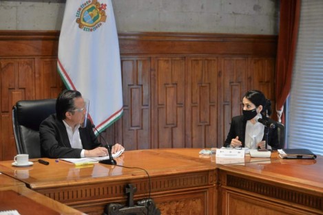 En la Coordinación Estatal para la Construcción de la Paz, la FGE reportó que los avances respecto al homicidio del corresponsal de un medio en Tezonapa fortalecen una sola línea de investigación; el compromiso será de dar con todos los responsables. Por otro lado, se felicitó a las corporaciones y la FGE por haber logrado la vinculación del presunto responsable del asesinato del Dip. Juan Carlos Molina