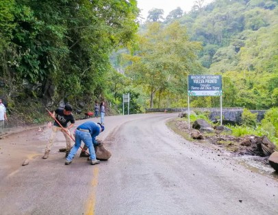 A la ciudadanía en general y principalmente a quien transita por caminos y carreteras de nuestro municipio se les solicita conducir con precaución; ante las  fuertes lluvias o tormentas evite salir o conducir por sitios en los que se registran deslaves de manera constante. 