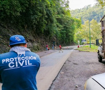A la ciudadanía en general y principalmente a quien transita por caminos y carreteras de nuestro municipio se les solicita conducir con precaución; ante las  fuertes lluvias o tormentas evite salir o conducir por sitios en los que se registran deslaves de manera constante. 