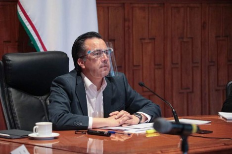 El día de hoy revisamos el operativo del día del Grito de Independencia (virtual). En virtud del semáforo rojo en Xalapa, no habrá acceso al centro de la ciudad; se hará una transmisión en vivo por RTV y redes de la histórica arenga y las campanadas; posteriormente y desde sus azoteas la gente podrá ver el “juego de luces en el cielo” que desde cuatro puntos de la ciudad se realizará al finalizar la ceremonia oficial.
