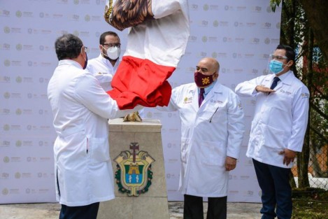 Autoridades de la Secretaría de Salud de Veracruz rindieron homenaje a personal de salud que han fallecido en la primera línea de atención contra el COVID-19, dando la vida por los veracruzanos. 