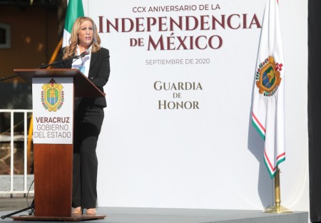 Guardia de Honor por el DIF Estatal en el monumento del Padre de la patria, don Miguel Hidalgo y Costilla. 