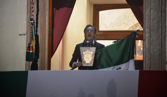 En medio de estrictas medidas de seguridad e higiene, el gobernador de Veracruz, Cuitláhuac García Jiménez, encabezó la ceremonia del Grito de Independencia en el Palacio de Gobierno. Debido al confinamiento se realizó sin público ni artistas, como era tradición, y sólo pudo ser apreciado por señal de televisión y transmisión vía internet.

