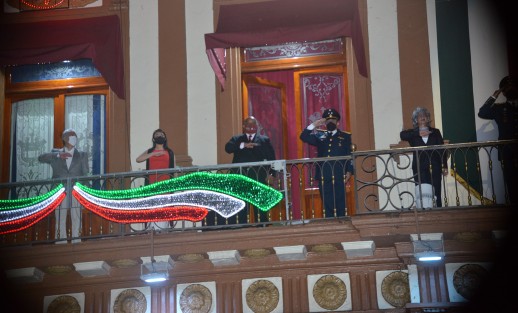 En medio de estrictas medidas de seguridad e higiene el gobernador de Veracruz, Cuitláhuac García Jiménez, encabezó la ceremonia del Grito de Independencia en el Palacio de Gobierno. Debido al confinamiento se realizó sin público ni artistas como era tradición y sólo pudo ser apreciado por señal de televisión y transmisión vía internet.  