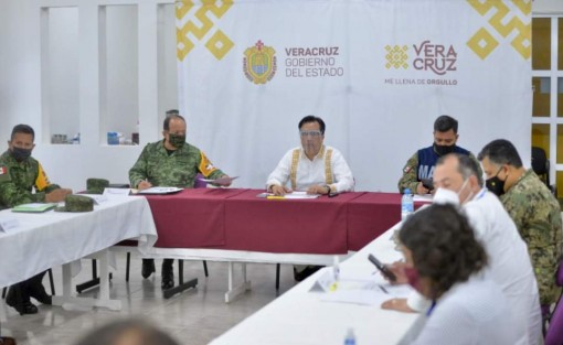 Este jueves la COESCONPAZ se trasladó al norte del estado, al municipio de Pueblo Viejo colindante con Tamaulipas. A través de sus redes sociales, el Gobernador Cuitláhuac García dijo que se continuará con los patrullajes y operativos tras objetivos específicos de la delincuencia organizada.  

