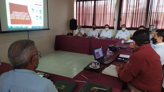 Con las debidas precauciones de sana distancia, en las instalaciones de la extensión de Medellín del Instituto Tecnológico Superior de Alvarado, se llevó a cabo la tercera reunión de Directores y Rector de los Institutos Tecnológicos Superiores y Universidad Tecnológica del Sur del Estado, con la finalidad de tratar temas inherentes a las actividades propias del Sistema Tecnológico de la zona. 
