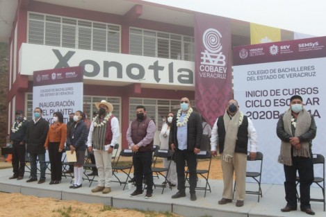 Con la inauguración del plantel 67 del Colegio de Bachilleres del Estado de Veracruz (COBAEV) en la localidad Xonotla, municipio Soledad Atzompa, en la Sierra de Zongolica, inició el Ciclo Escolar 2020-2021 para más de 334 mil estudiantes de los niveles medio superior y superior del estado de Veracruz..