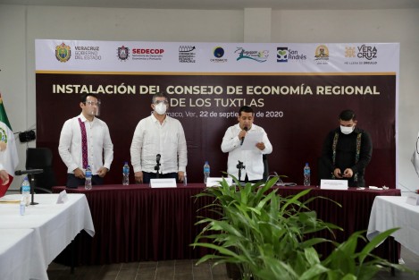 A fin de apuntalar la economía durante la contingencia sanitaria por COVID-19 y como parte del programa PROMOVER Nos Une, el Gobierno del Estado entregará a pequeños negocios de la región de Los Tuxtlas 200 microcréditos de 10 mil pesos cada uno.