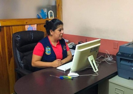  La Síndica Municipal de Ayuntamiento de Teocelo, Ver., Zayra del Carmen Martínez Andrade, Titular de la Comisión de Equidad de Género, participó en la videoconferencia del Instituto Municipal de la Mujer, relacionada a los lineamientos para acceso a refugio, con el objetivo de mantener información actualizada y dar acompañamiento a las acciones de las mujeres de nuestro municipio.  